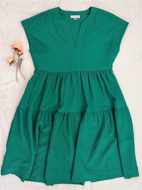 Calvin Klein Dresses & Skirts - Calvin Klein Emerald Green Tiered V-Neck Mini Dress